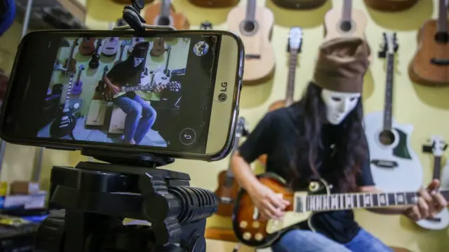 produksi gitar rumahan