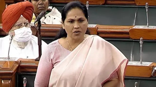 కేంద్ర మంత్రి శోభ కరందలాజే