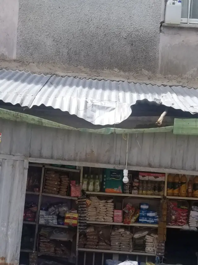 ብርቱካን ከአሠሪዋ ድብደባ ራሷን ለመከላከል ከአራተኛ ፎቅ ስትዘል የወደቀችበት ሱቅ