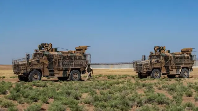 সিরিয়ায় তুর্কি ও রুশ বাহিনীর যৌথ টহল