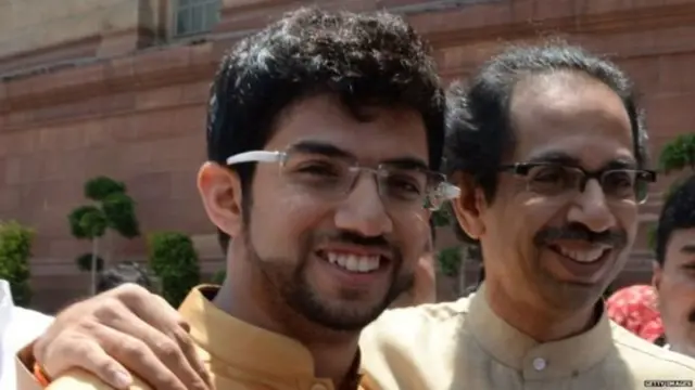 ઉદ્ધવ ઠાકરે, આદિત્ય ઠાકરે