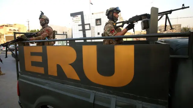 قوات الأمن في دوريات بشوارع البصرة