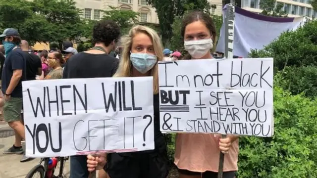 Sarina and Grace Lecroy ni miongoni mwa waandamanaji wanaowaunga mkono watu Wamarekani weusi