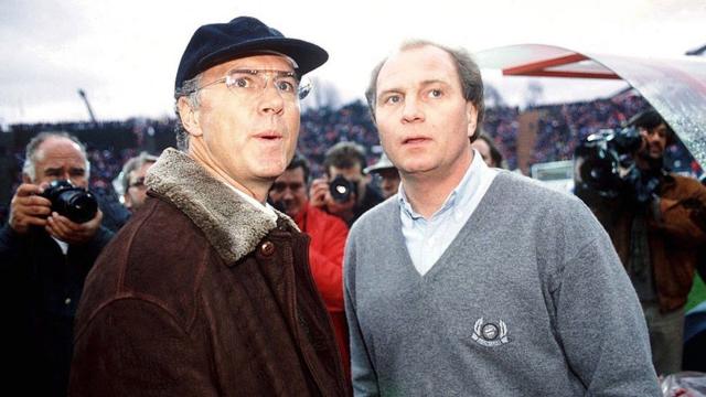 اولی هونس، مدیر و بکن باوئر، رئیس باشگاه بایرن مونیخ - ۱۹۹۵