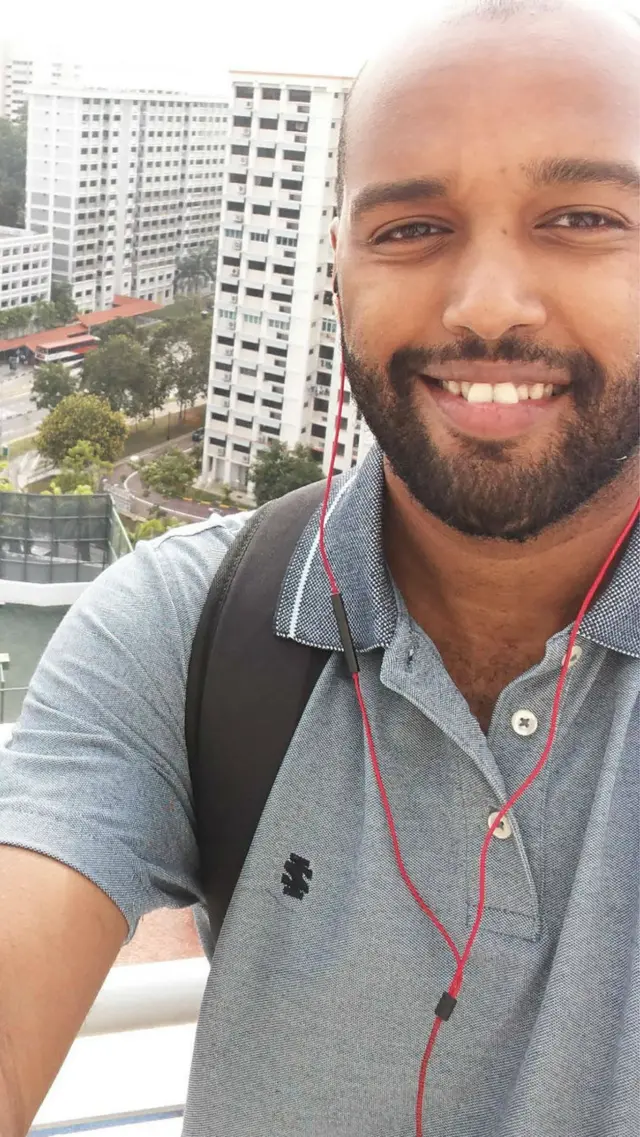 ሳሙኤል ኣብ መረብኡ ንባዕሉ ፎቶ እንትለዓል