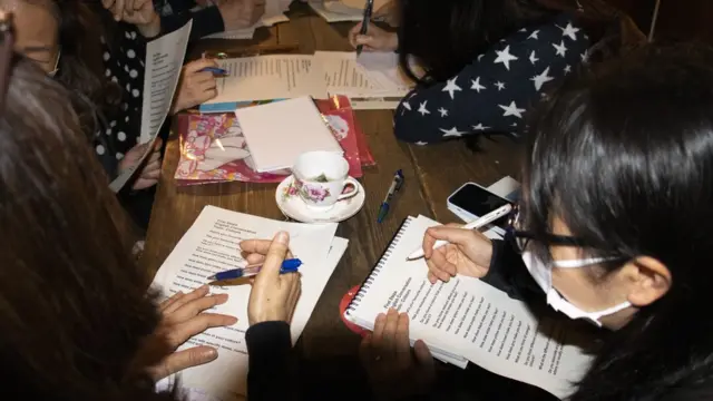 Emily每周會參與英國政府出資助港人融入的英文班,多結識朋友。