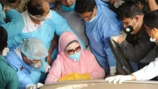 বিএনপি চেয়ারপারসন খালেদা জিয়া শর্তসাপেক্ষে সরকারের নির্বাহী আদেশে মুক্ত রয়েছেন। (ফাইল ফটো)