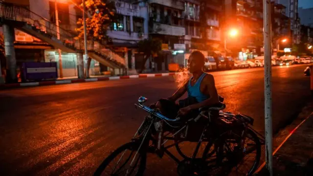 ရန်ကုန်က ၁၇ မြို့နယ်မှာ လူနာ စုစုပေါင်း ၆၈ ဦး ကူးစက်ခံထားရပြီး ၄ ဦးသေဆုံးထား