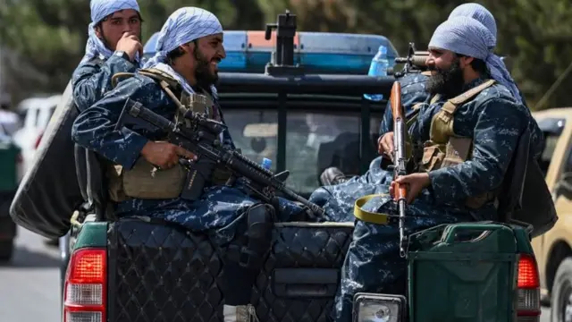 탈레반 무장 대원들