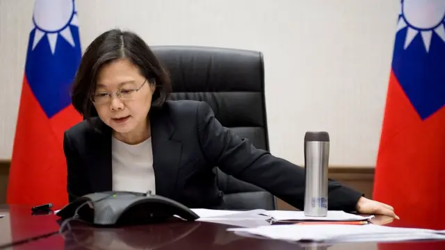 台湾总统蔡英文与美国候任总统特朗普通电