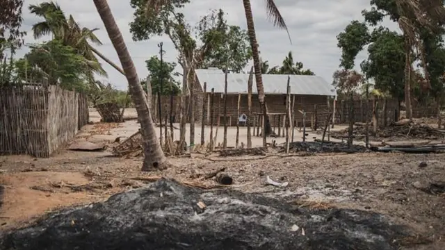 Un village complètement vidé de ses habitants après une attaque de militants islamistes.