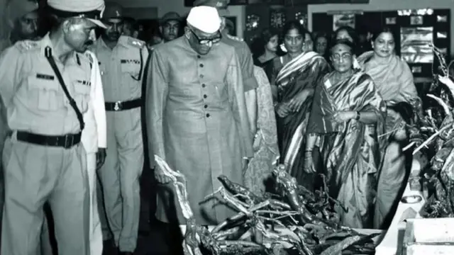 1978 मध्ये राष्ट्रपतिपदी निवड झाल्यानंतर ITBP पोलिसांच्या कार्यक्रमात सहभागी झालेले नीलम संजीव रेड्डी