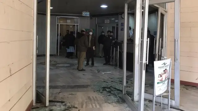 આપની ઑફિસ પર હુમલો