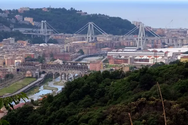 मोरांडी पुल के टूटने से पहले की तस्वीर