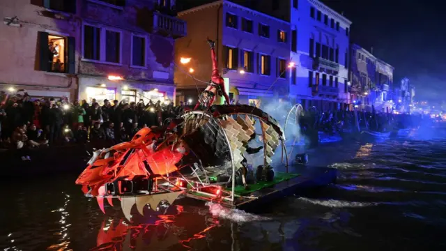 Риба на каналі