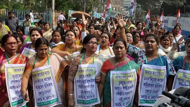 ஆதாருக்கு எதிரான போராட்டம்