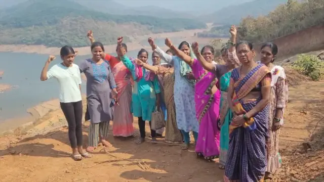 6 मार्चला तिलारी धरणाजवळ आंदोलन करणारे स्थानिक.