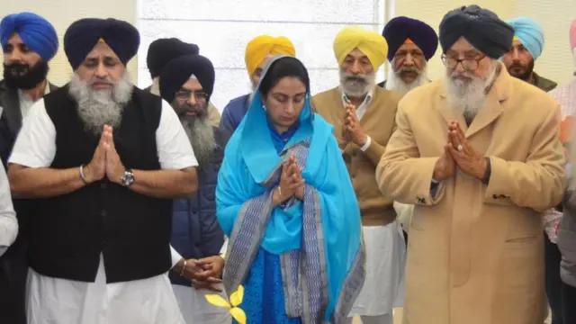 ਪ੍ਰਕਾਸ਼ ਸਿੰਘ ਬਾਦਲ ਤੇ ਸੁਖਬੀਰ, ਹਰਸਿਮਰਤ