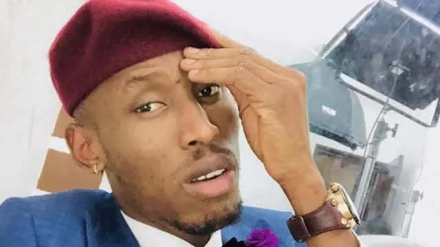 Di thief wey come rob Mr 2kay carry im gold wristwatch, iphone 7, Samsung galaxy S7 and S5, Adidas shoes, three bottle of perfumes and cash sum of N45,000