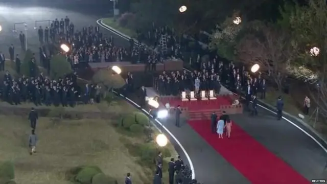 ਕਿਮ ਜੋਂਗ ਉਨ ਅਤੇ ਮੂਨ ਦੇ ਇਨ ਡਿਨਰ ਤੋਂ ਬਾਅਦ ਸੰਗੀਤ ਸੁਣਨ ਜਾਂਦੇ ਹੋਏ