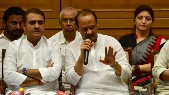 અજિત પવાર સાથે પ્રફુલ્લ પટેલ (ડાબેથી)