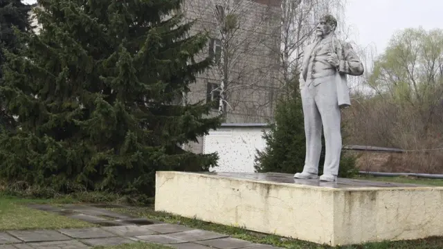 Бул уникалдуу эстелик Украинада сакталып калган Лениндин жалгыз эстелиги болуп калды окшойт. Анын бузулбай калышынын бир себеби бар - эстелик Чернобылдын атайын белгиленген чегинде турат.