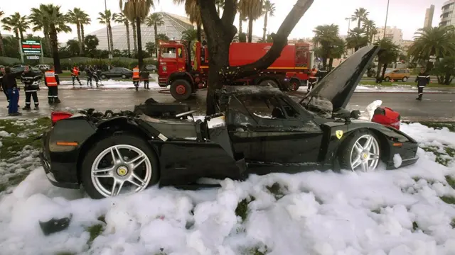 Destroços da Ferrari7games baixar aplicativo esporteKerimov7games baixar aplicativo esporteNice, na França