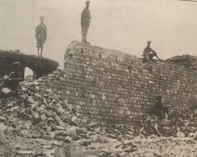 દિવાલમાં ગાબડૂં