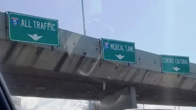 Un letrero de la fila médica