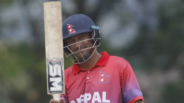 पारस खड्का: