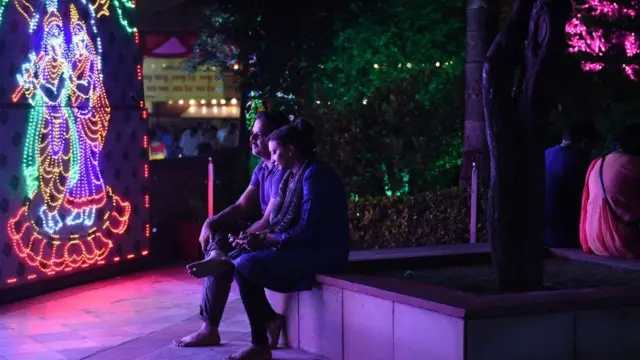 Một cặp đôi ở New Delhi, Ấn Độ