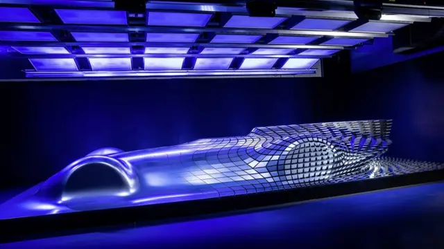 هایپرکار آینده مرسدس-بنز اواخر تابستان در جشنواره خودروهای کلاسیک پبل‌بیچ در کالیفرنیا نمایش داده می‌شود