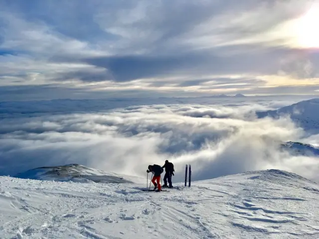 பென் லாயர்ஸில் மலையேறும் ஜோடி