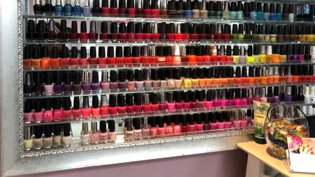 Nail shop