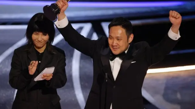 「ドライブ・マイ・カー」で国際長編映画賞を受賞した濱口竜介監督