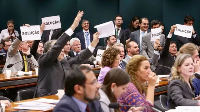 Deputados do PSL com cartazes