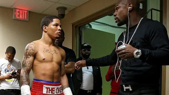 Floyd Mayweather akimshauri Gervonta Davis kabla ya pigano