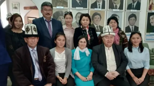 Мухаммед Хайдардын (1499-1551) туулгандыгынын 520 жылдыгына арналган илимий иш-чарадан бир ирмем. Нарын облустук тарых музейи (Май, 2019-жыл)