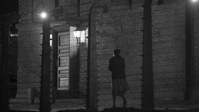 кадр из фильма "Рай"