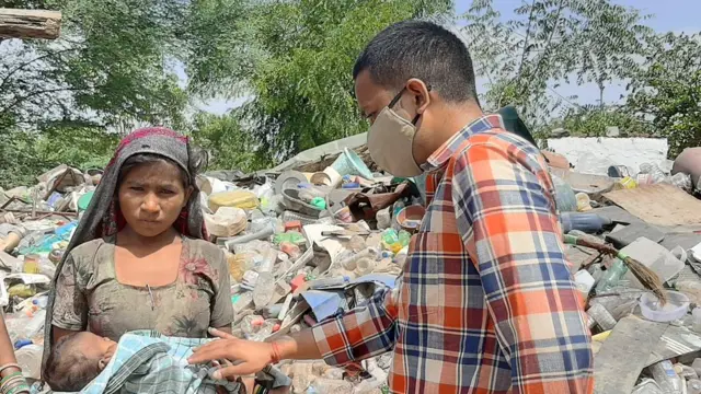 બાળકને શોધવા માટે કામે લાગેલ તમામ પોલીસકર્મીઓ હવે રાખે છે બાળકનું ધ્યાન