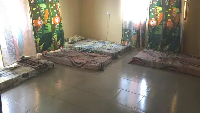 Awọn ibusun ti wọn gbe silẹ ninu ile awọn ọmọ alainiya tuntun