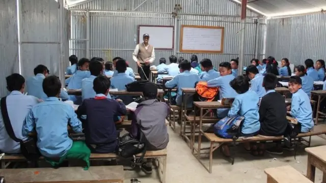 कैयौँ विद्यालयमा भौतिक दूरी कायम गरेर अध्यापन गराउने खालको पूर्वाधार छैन