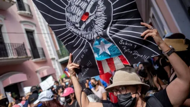 Maestros protestan en San Juan, Puerto Rico.