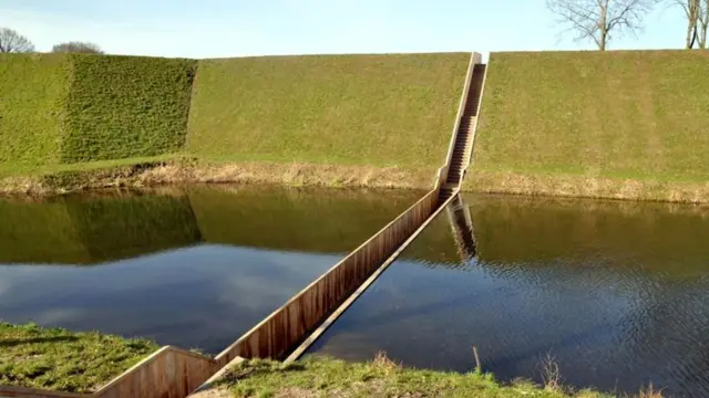 Мост Моисея, Нидерланды