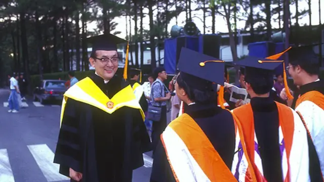 1994年起，沈君山担任台湾清华校长，替两岸清华交流作出许多贡献。