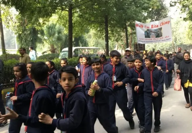 دانشآموزان در جشن تولد ریتا