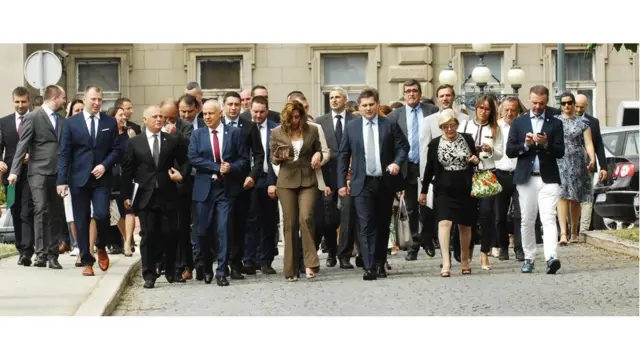 Gradonačelnik, njegov zamenik i članovi Gradskog veća posle sednice Skupštine grada