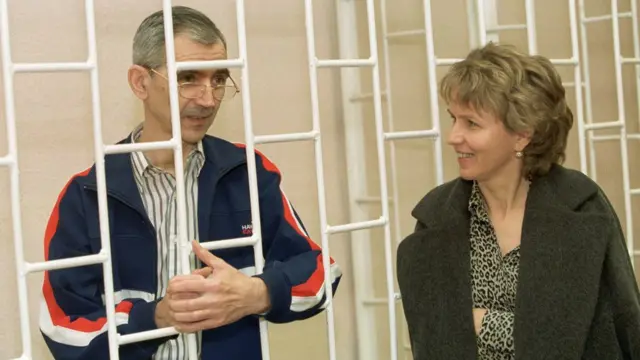 Данилов и его адвокат Елена Евменова в Красноярском краевом суде в 2001 году