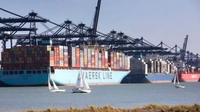 આંતરરાષ્ટ્રીય વેપારમાં પુરવઠાતંત્રની ખામીઓ બહાર આવી હતી