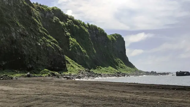 Tierra nueva que desapareción con la erupción